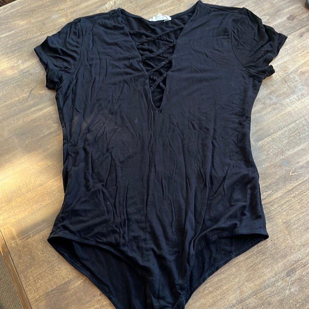 Vestique medium black bodysuit low v neck with cross cross design